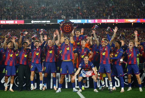 Barcelona Pertimbangkan Belanja Bintang Bek Baru Usai Terpukul oleh PSG