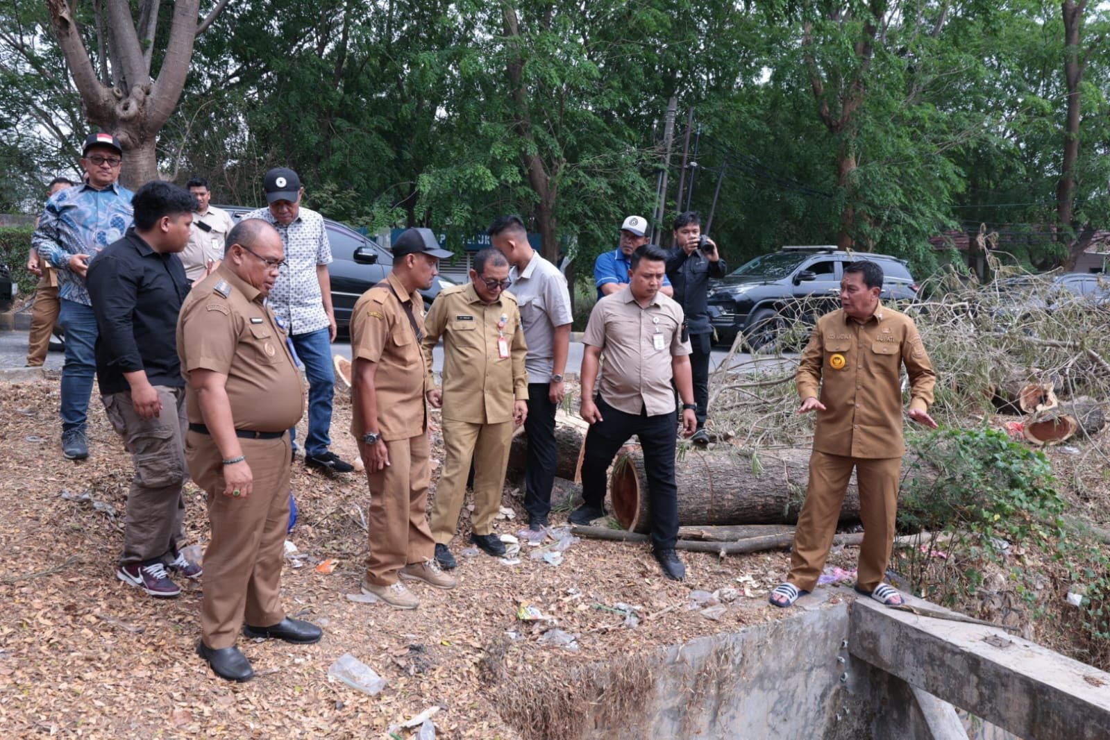 Bupati Tangerang Cek Titik Rawan Banjir di Pasar Kemis, Normalisasi Saluran Disiapkan