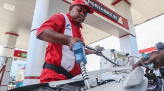 Dampak Pemangkasan Subsidi BBM dan LPG 3 Kg Terhadap Masyarakat Lapis Bawah