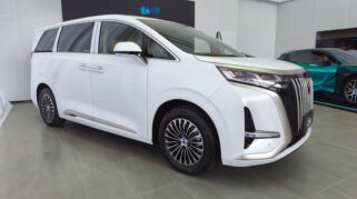 Danza D9 2026 Makin Canggih, Baterai 115 kWh Tembus 730 Km dan Isi Daya 9 Menit