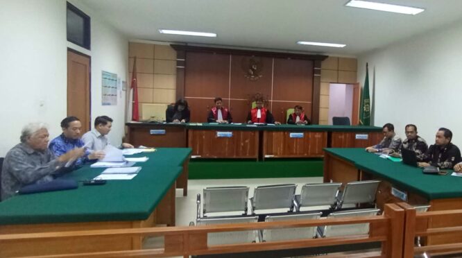 Delapan Bulan Diskors, Sembilan Karyawan PT Krakatau Steel Gugat PHK