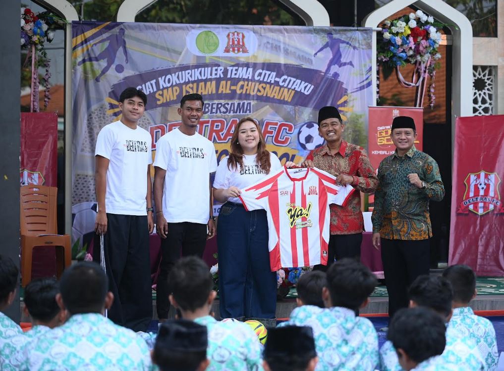 Deltras FC Perkuat Hubungan dengan Masyarakat Sidoarjo Melalui Program Goes to School