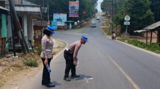 Diduga Rem Blong, Minibus Rombongan Manasik Haji Tabrak Motor dan Bus di Pandeglang