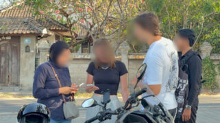 Dua WNA Ditangkap karena Buka Kursus Berkendara Sepeda Motor Ilegal di Bali
