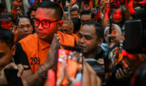 Foto Bupati Klaten Hamenang Wajar Ismoyo Ditahan KPK