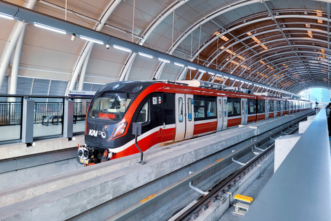 Gangguan Perjalanan LRT Jabodebek di Stasiun Halim Akibatkan Keterlambatan Kereta