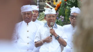 Gubernur Koster Tegaskan Pentingnya Pelestarian Peradaban Bali di Pura Bukit Mentik