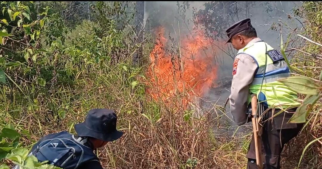 Gunung Lawu Terbakar, Pemkab Karanganyar Tetapkan Status Tanggap Darurat 14 Hari