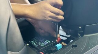 Hal-hal Ceroboh yang Bisa Kuras Daya Aki Kendaraan