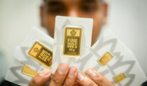 Harga Emas Antam Turun Menjadi Rp 2,57 Juta per Gram