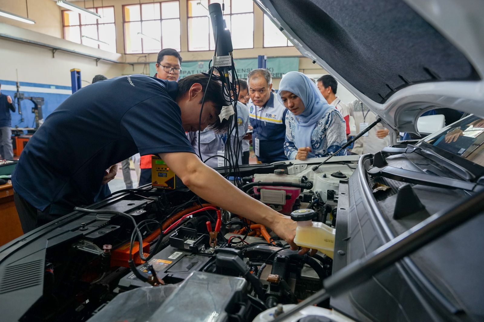 Hyundai Bekali Guru SMK dengan Pelatihan Teknologi Otomotif Modern