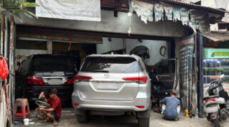 Imam GarageLotus Car: Bengkel Interior Mobil Terpercaya dengan 100 Mobil per Bulan
