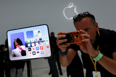 iPhone Duo Ludes Dipesan saat Pra-Pesan Global, tapi Unitnya Baru Ada di 2027