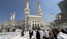 Jemaah Umrah Indonesia Tertahan di Makkah Akibat Konflik Timur Tengah