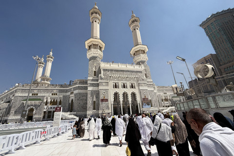 Jemaah Umrah Indonesia Tertahan di Makkah Akibat Konflik Timur Tengah