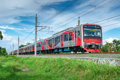 KAI Minta INKA Selesaikan Evaluasi KRL yang Bermasalah