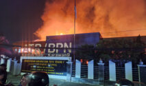 Kebakaran Melanda Gedung ATRBPN Kabupaten Karawang