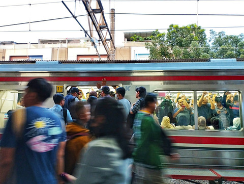 Kecelakaan Eskalator di Stasiun Duri: 12 Penumpang Mengalami Luka
