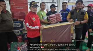 Kemensos Salurkan Bantuan untuk Korban Banjir Bandang di Kota Padang