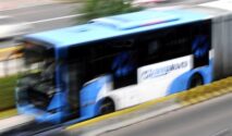 Keterlambatan Sejumlah Rute Transjakarta Akibat Truk Tabrak Separator di Jalan S. Parman