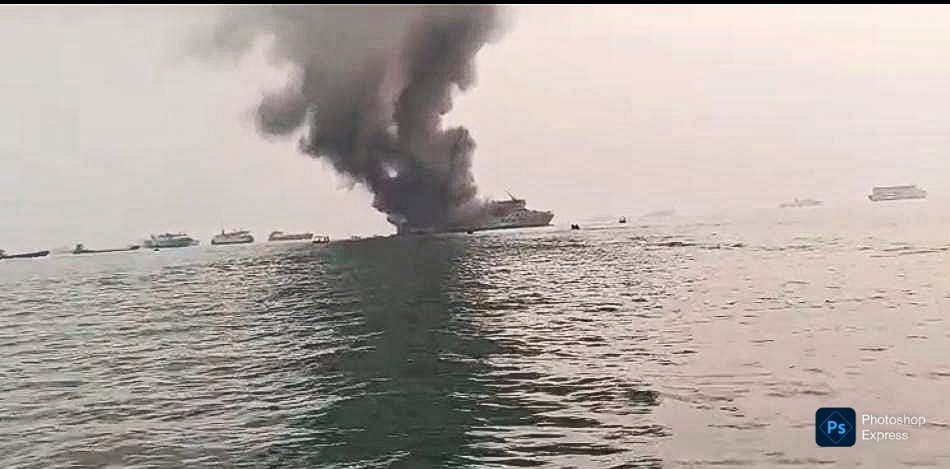 KMP Batumandi Terbakar di Perairan Merak