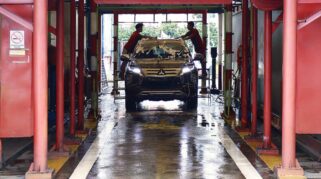 Langkah Tepat Mencuci Mobil untuk Mempertahankan Kualitas Kendaraan