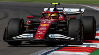 Lewis Hamilton Raih Posisi Start Kedua di Grand Prix Sepang