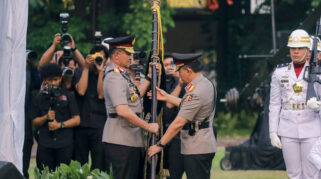 Makna Penyerahan Panji Tribrata dalam Tradisi Polri