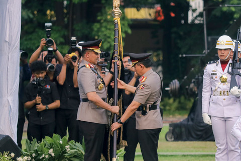 Makna Tradisi Penyerahan Panji Tribrata dalam Pergantian Kapolri