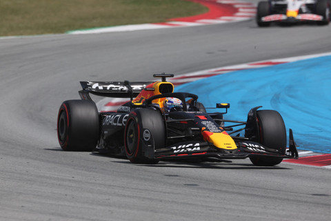 Max Verstappen Raih Kemenangan Dramatis di F1 Sepang