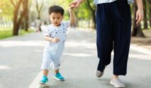 Mengapa Suara Sandal Cit-Cit Menarik Perhatian Anak?