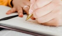 Menggali Kalimat Persuasif: Pengertian, Ciri, Jenis, Fungsi, dan Contohnya
