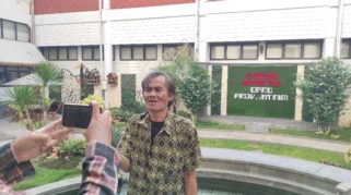 Menggali Makna Karya 'Ki Dalang Andro' dalam Pameran Spirit 81 Tahun Jawa Timur