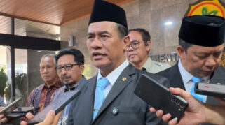 Mentan Sebut Kenaikan Harga Beras Dipicu Mafia Fortifikasi Meski Stok Bulog Melimpah