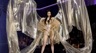 Ming Xi, Sang Bidadari Jatuh yang Kembali ke Runway Victorias Secret