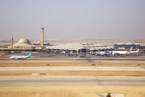 Operasional Bandara Internasional Riyadh Dihentikan Setelah Serangan Rudal, Sejumlah Orang Terluka