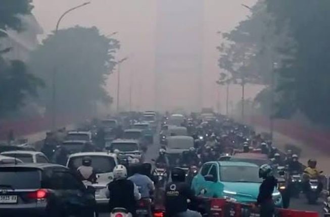 Palembang Diselimuti Asap Tebal, IQAir Catat Kualitas Udara Unsri Tembus 1.083