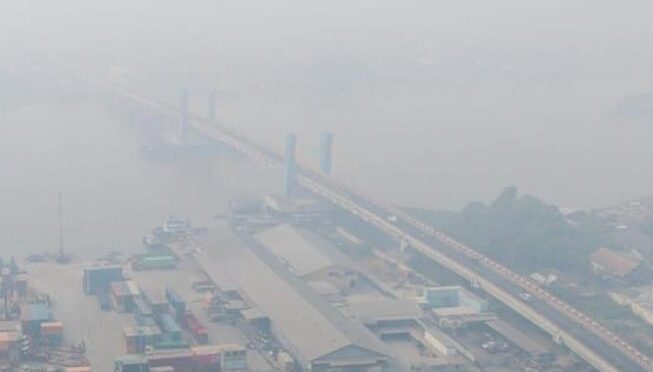 Palembang Kembali Diselimuti Kabut Asap, 4 Titik Kualitas Udara Masuk Level Berbahaya