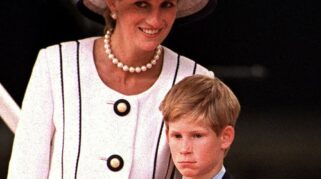 Pangeran Harry Masih Menyimpan Perasaan yang Kompleks Tentang Percakapan Terakhirnya Dengan Sang Ibu, Putri Diana