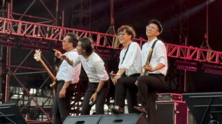 Para Musisi di Synchronize Fest Ajak Penonton Doakan Karhutla Segera Berakhir