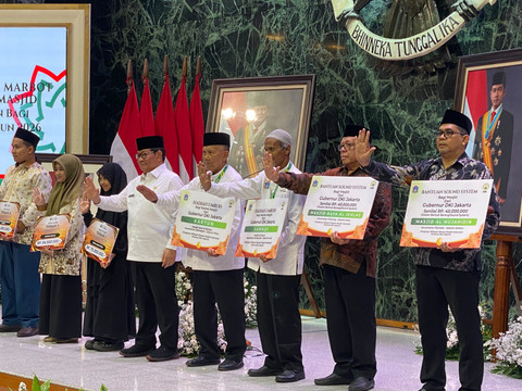 Pemprov DKI Berangkatkan Umrah 48 Orang Marbot dan Juara MTQ