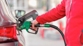 Penjualan Mobil Bensin Murni Turun Drastis, Kini Hanya 49 Persen dari Total Penjualan Global