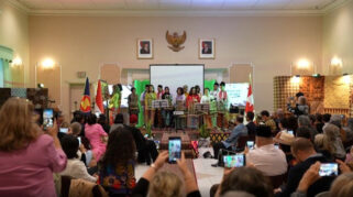 Perayaan Hari Batik Nasional di KBRI Ottawa: Memperkenalkan Warisan Budaya Indonesia di Kanada