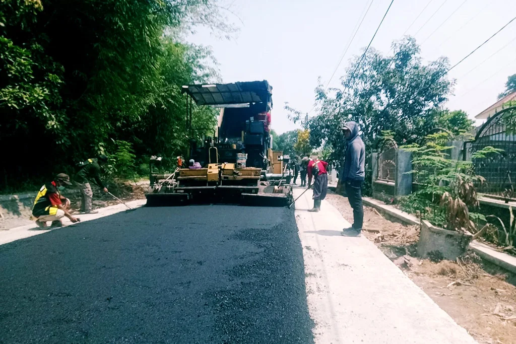 Perbaikan Jalan Rowokangkung-Kalipepe Diharapkan Rampung Desember 2026