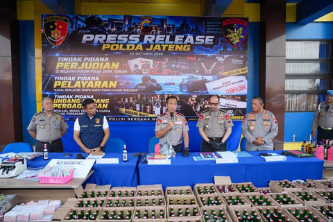 Polda Jateng Bongkar Pengiriman Ribuan Total Miras Ilegal Ke Karimunjawa