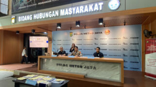 Polisi Tangkap Lima Tersangka Sindikat Phishing SMS di Jakarta