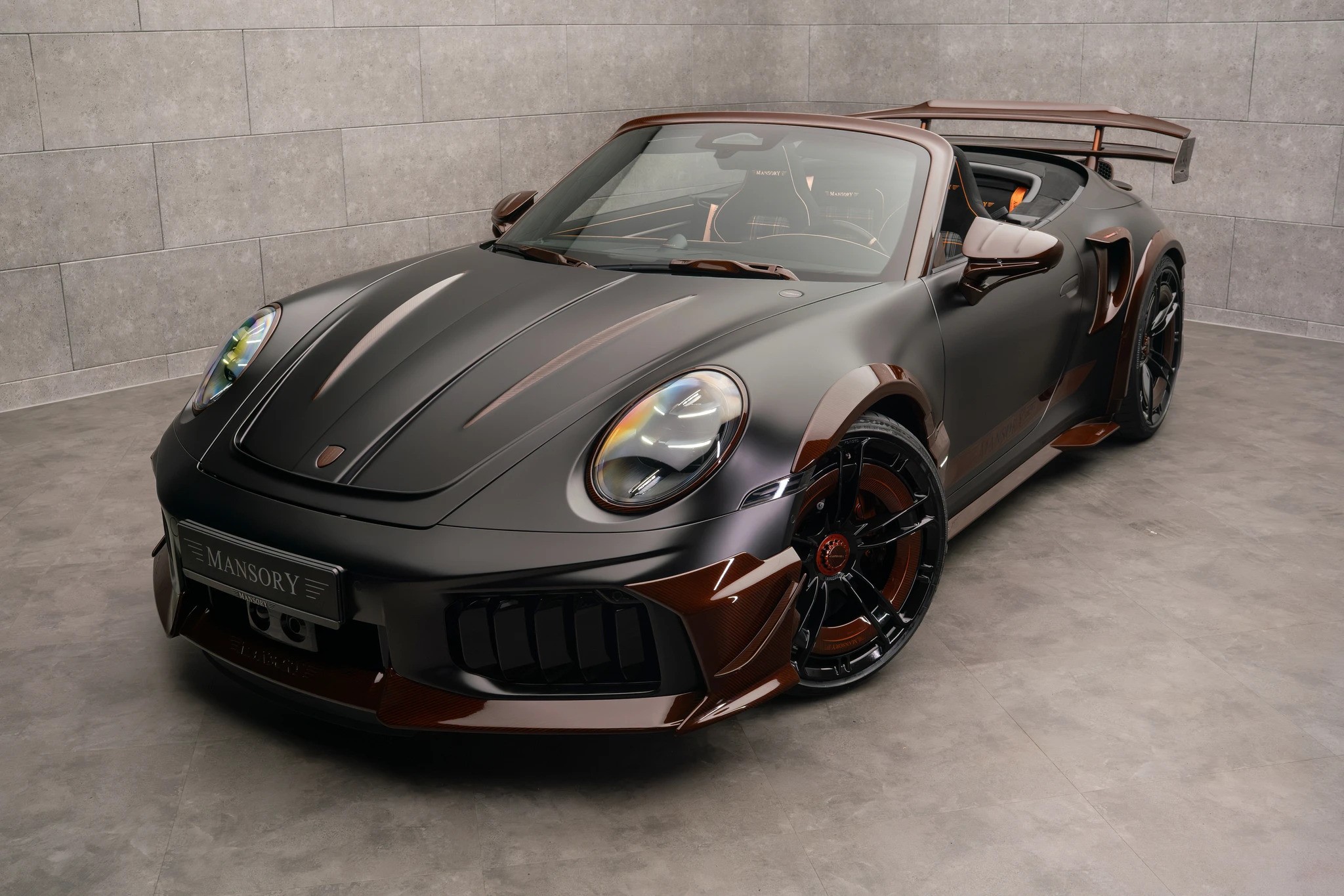 Porsche 992.2 Turbo S Cabriolet: Modifikasi Mansory dengan Program Softkit