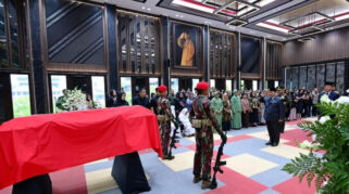 Prabowo Beri Penghormatan Terakhir untuk Almarhum Mantan KSAD Subagyo HS di Mabesad