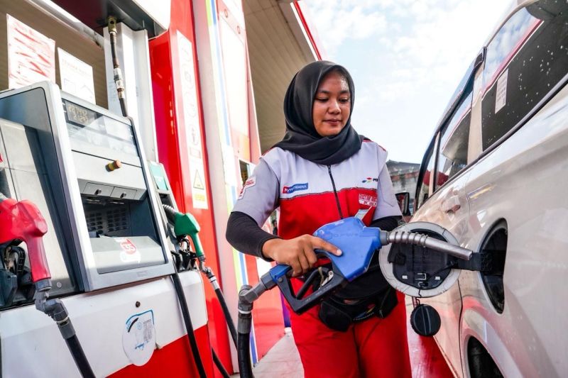Prabowo Terima Laporan Menteri Bahlil Soal Cadangan BBM Nasional Aman Terkendali, Keran Impor Solar Disetop