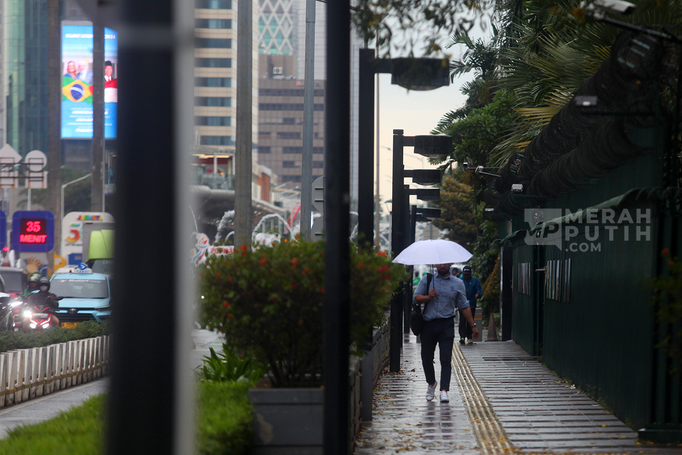 Prakiraan Cuaca Jakarta 4 Oktober 2026: Hujan Diprediksi Sore hingga Malam